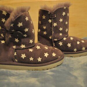UGG girls sz11 Bailey Button II Starlight fur lined boots lavender white stars